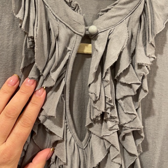 Sleeveless Ruffle Front Top - Picture 2 of 6